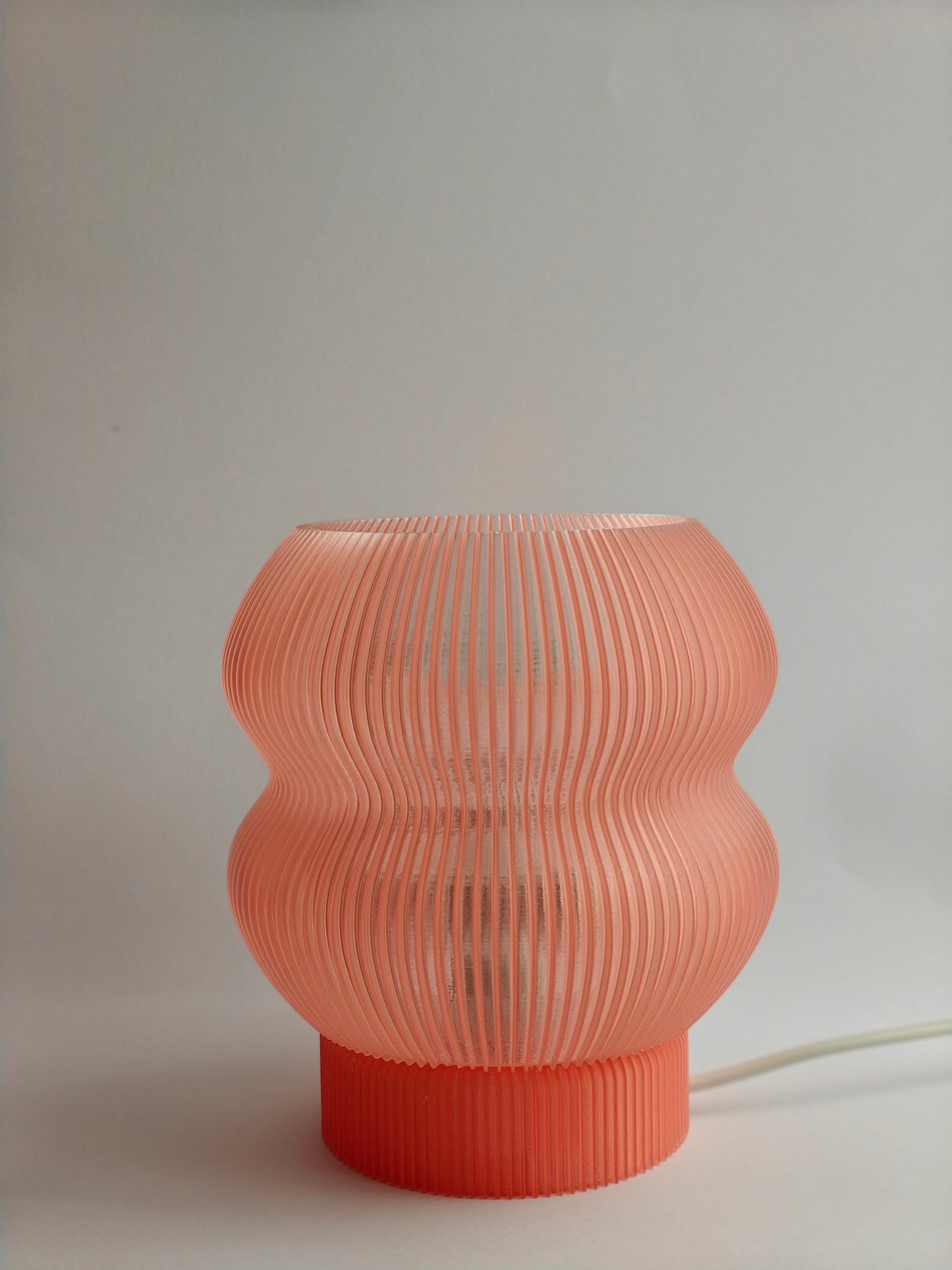 Lampă de masă imprimată 3D Aura Ripple | Iluminat ambiental modern