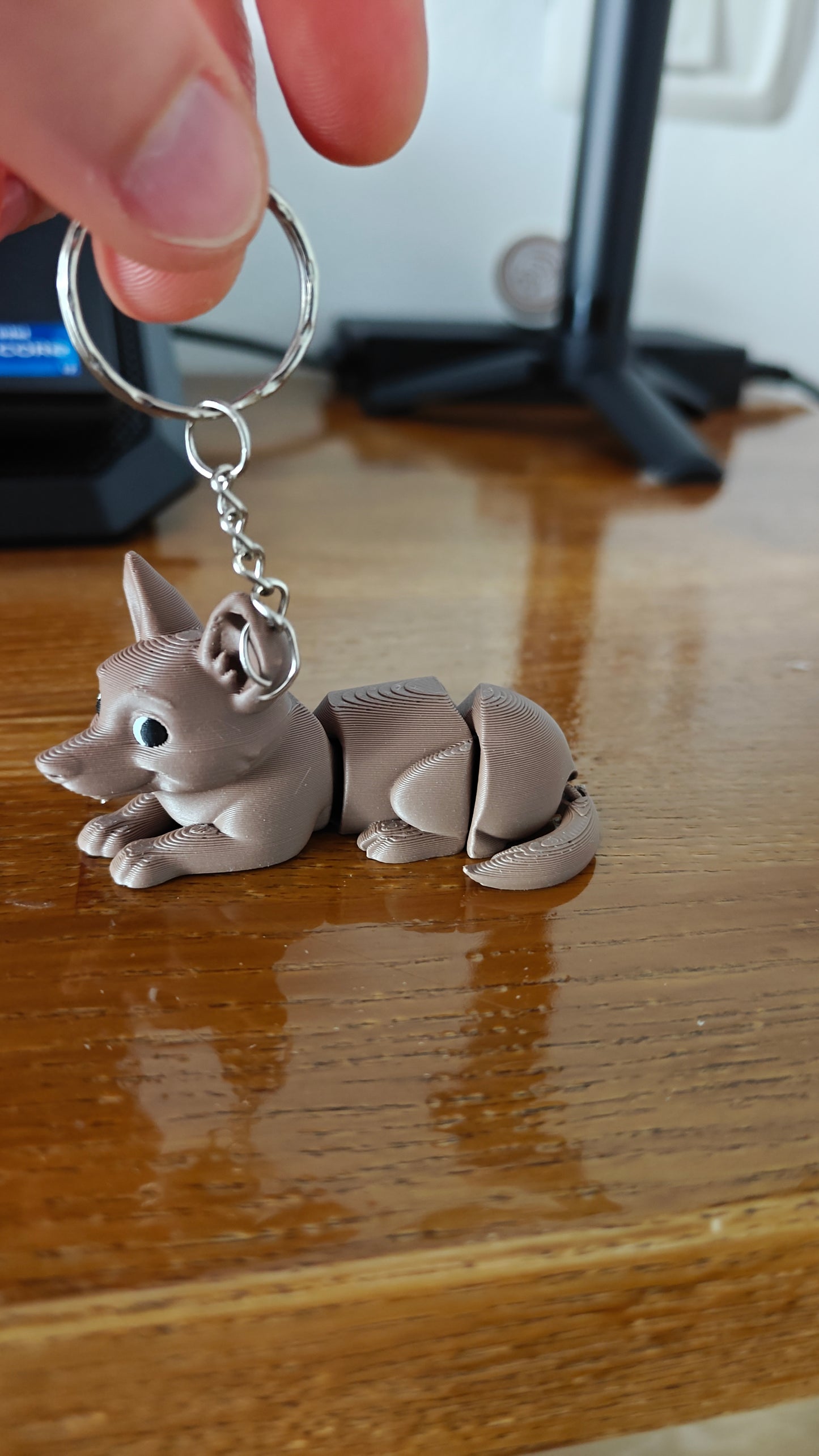 Breloc Câine Ciobănesc German Articulat – Jucărie Fidget 3D Printată cu Magnet 