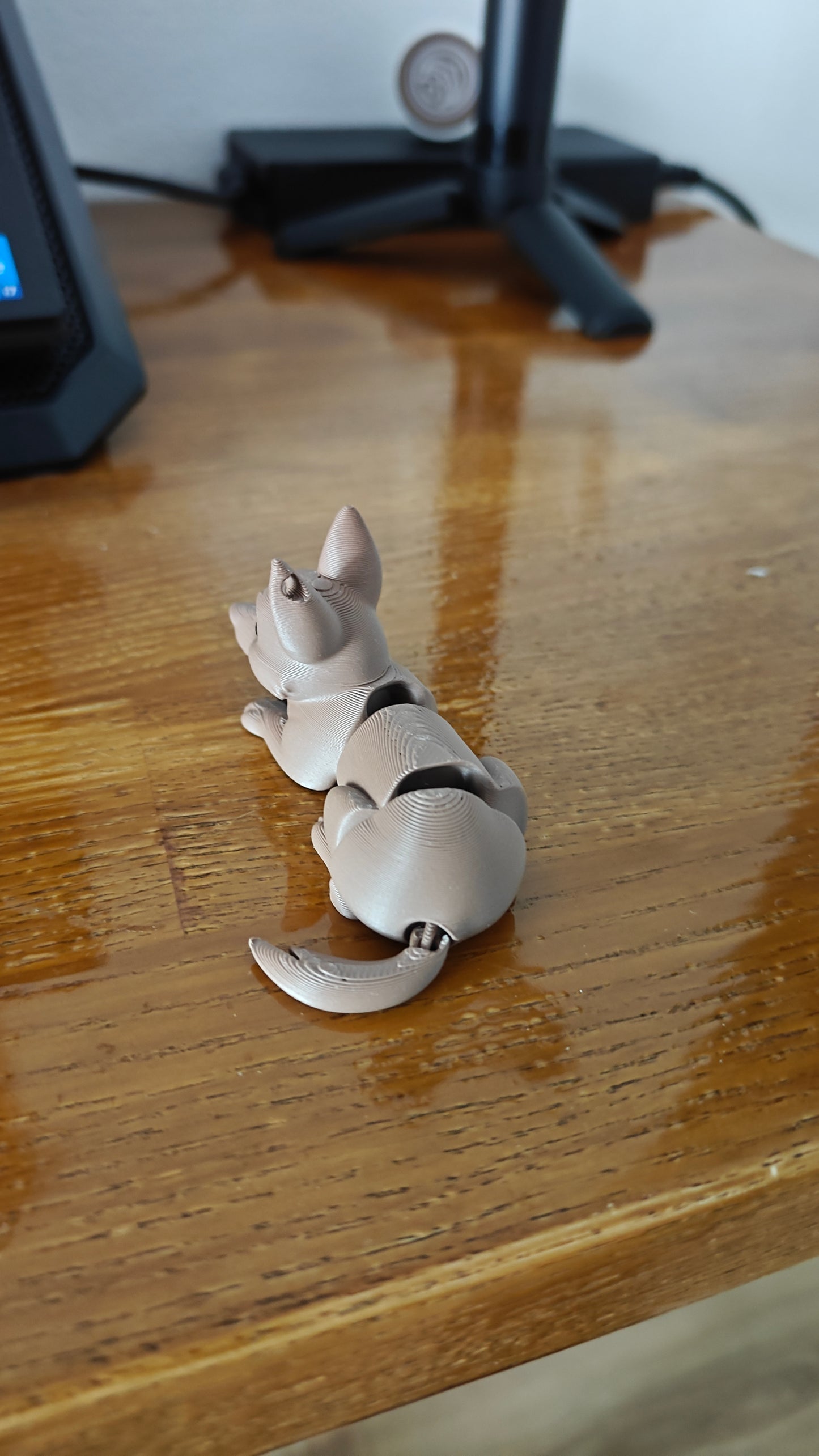 Breloc Câine Ciobănesc German Articulat – Jucărie Fidget 3D Printată cu Magnet 